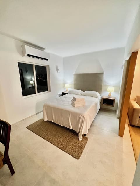 South Beach Residence, Room