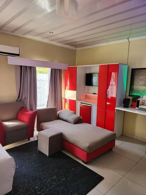 AT BLACK WOOD GUEST HOUSE, Room