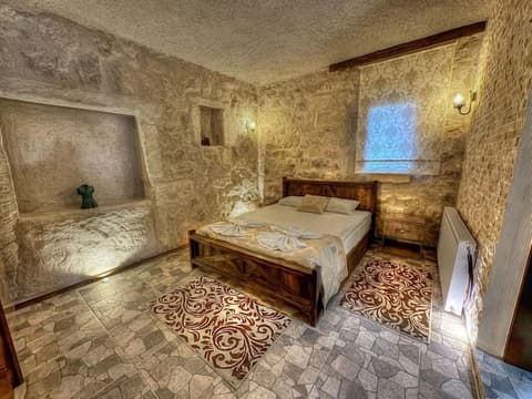 Panda Stone House, Room