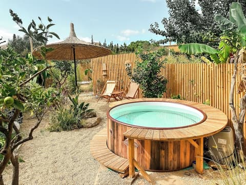 Pura Vida Bodrum, Outdoor spa tub