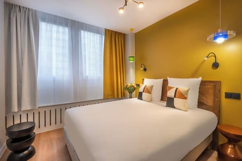 West Paris Suite, Room