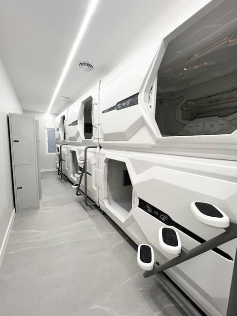 Hostel Space Capsule, Room