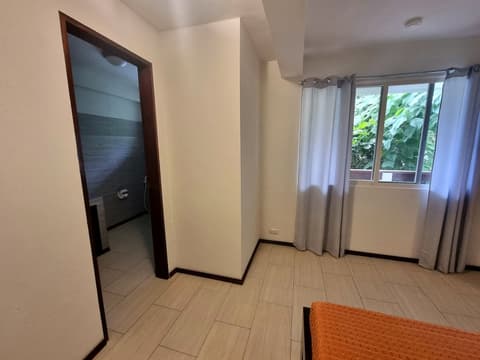 Day & Night Accommodations, Room