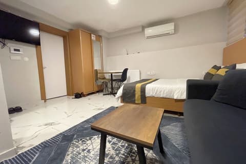 Charming studio apt with fast WiFi and AC near Nisantasi and Taksim #101, Room