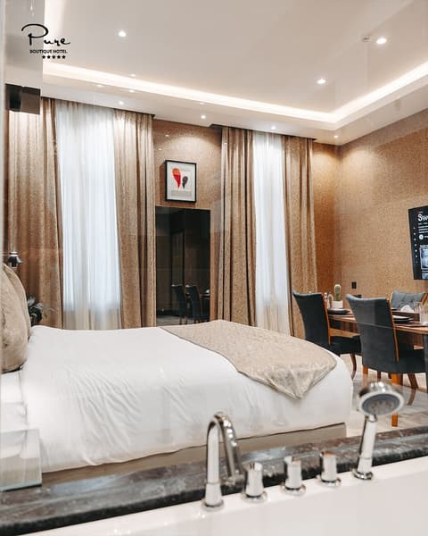 Pure Boutique Hotel, Bathroom