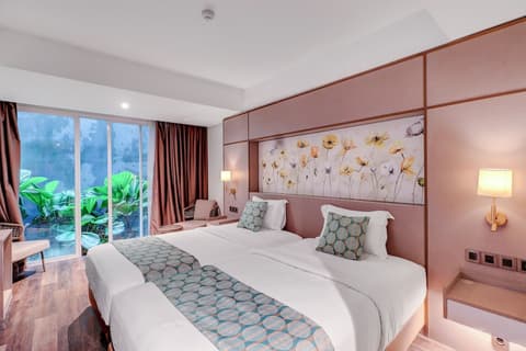 Sunday Hotel Arshika Sunset Road, Room