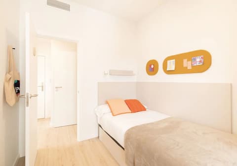 Yugo Sabadell LLac, Room