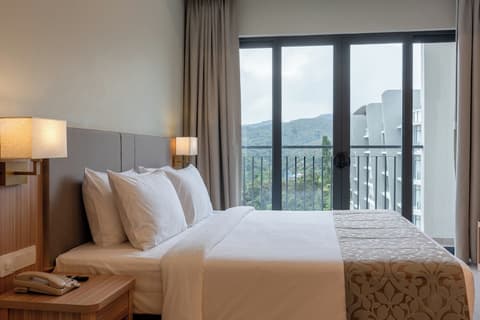 Zenith Suites Cameron, Room