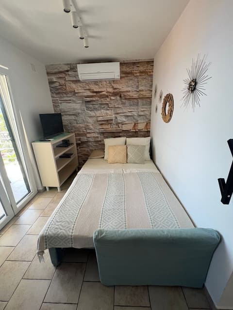 Eco Apartments Sunshine with heated pool, Room