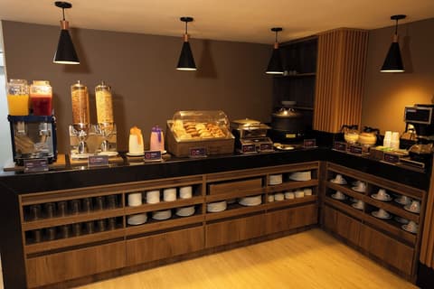 Hotel Continental By Hours, Breakfast area