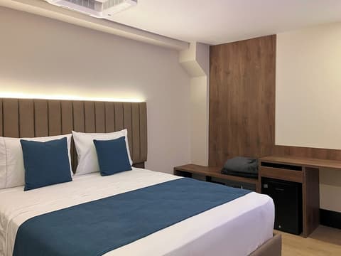 Hotel Continental By Hours, Room