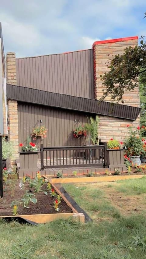 crestwoodmotel, Terrace/patio