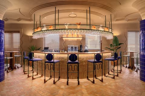 Amarello Hotel Praia Santo Andre, Tapestry Collection Hilton, Bar (on property)