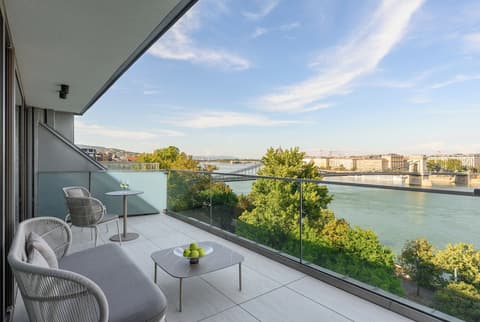 Leon Hotel & Lounge, Balcony