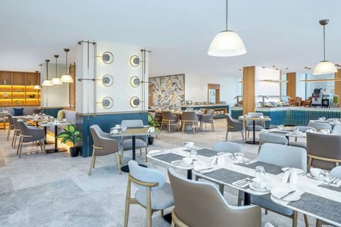 Four Points By Sheraton Jeddah King Fahd Road, Restaurant