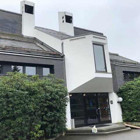 Leitgebhof, Front of property