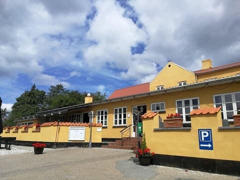 Orø Kro & Hotel, Front of property