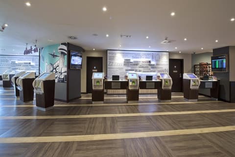 Premier Inn Heathrow Airport Terminal 4, Reception