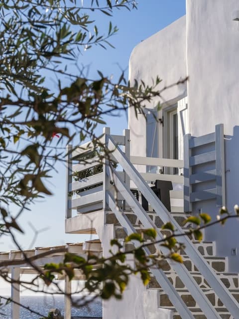 Sunset Windmills Houses, Room