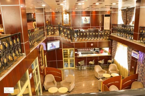 Noubou International Hotel Akwa, Restaurant
