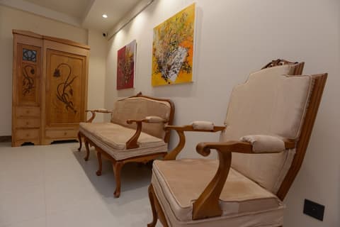 Old Avenue Hotel, Lobby