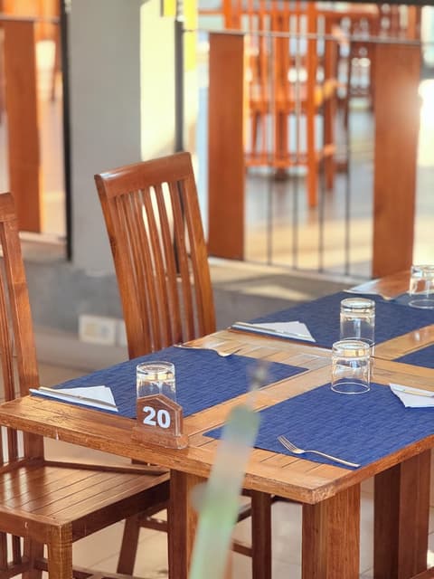 Be Cosy Apart Hotel with LOV, Restaurant