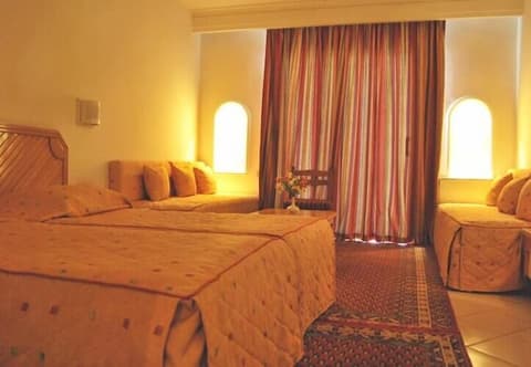 Golf Residence- Family Only, Room