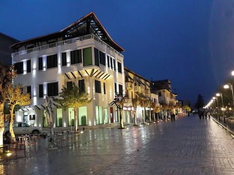 White City  Hotel & Restaurant, Exterior