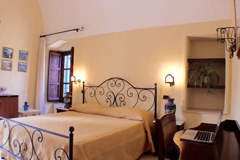 Palazzo Senape De Pace, Room