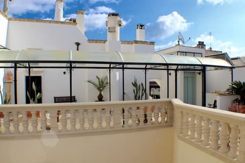 Palazzo Senape De Pace, Room