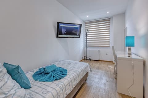 Touch Down Motel, Room