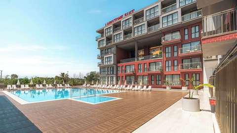 Laristone Suite Spa Hotel, Terrace/patio