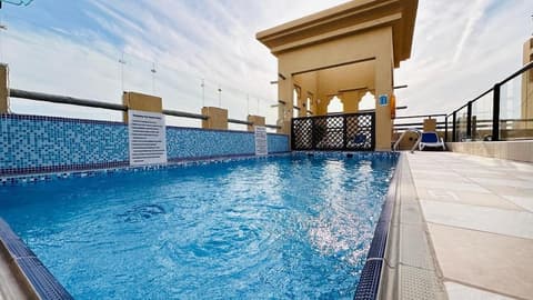 Reflections Hotel, Rooftop pool