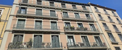 Hotel boutique Negresco Plaza Mayor, Front of property
