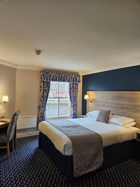 The Queens Hotel & Victoria Cloisters, Room