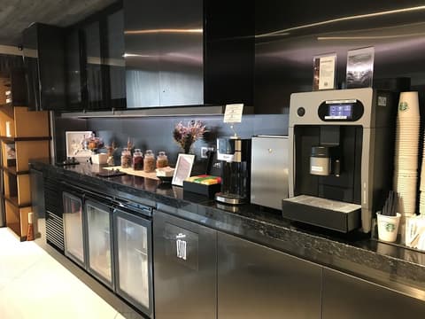 The Perkin Hotel, Lobby lounge