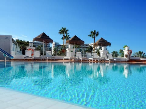 Flamingo Beach Mate, Pool