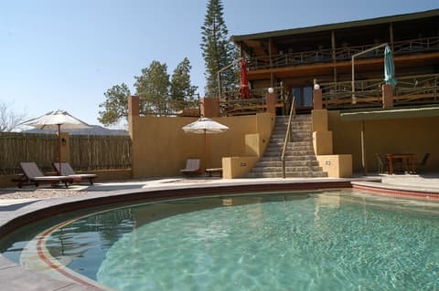 Klein-Aus Vista Desert Horse Inn, Front of property