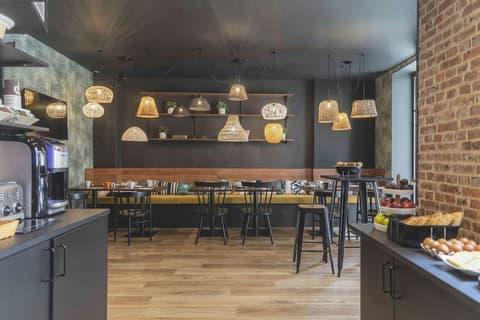 Hotel SUB, Restaurant