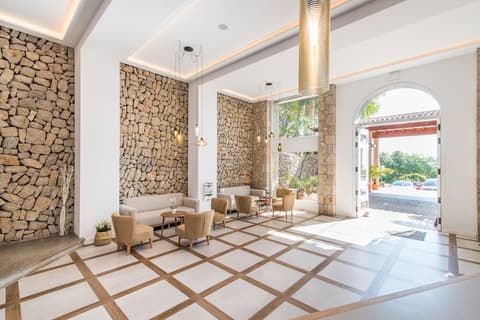 Hotel Na Taconera, Interior entrance