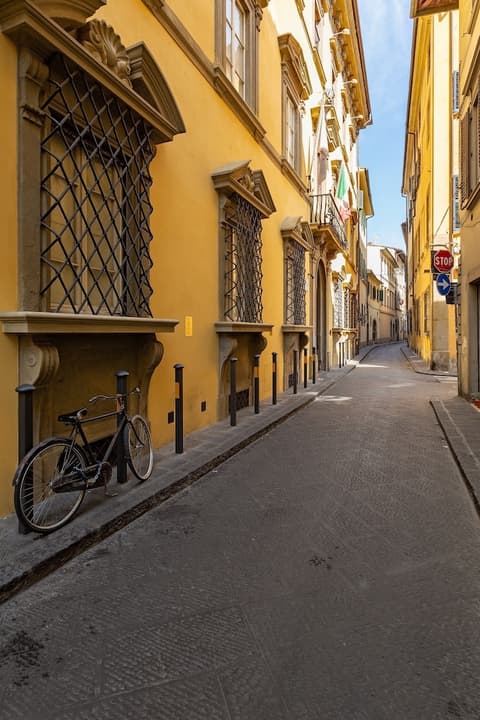 Palazzo Graziani, Exterior