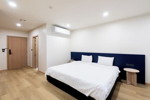 CA Hotel and Residence Phuket, Room