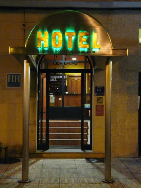 Hotel San Jacobo, Property entrance