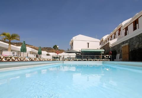 Apartamentos Montecarlo, Pool