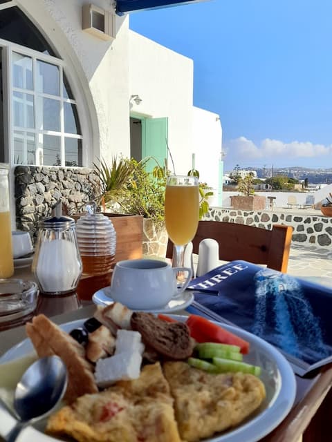 Adamastos, Terrace/patio