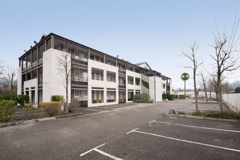 B&B HOTEL Grenoble Université 1, Property grounds