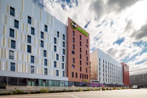 B&B HOTEL Lille Grand Stade, Front of property