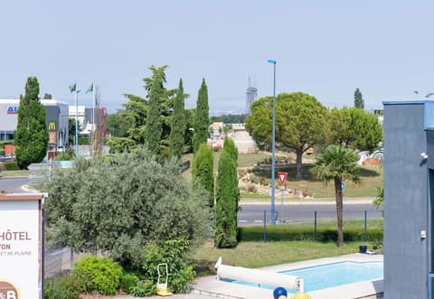 B&B HOTEL LYON St Bonnet Mi-Plaine, Exterior