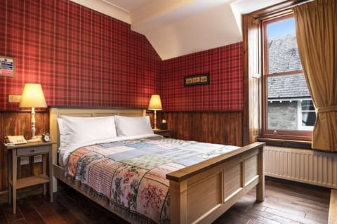 The Whispering Pine Lodge, Room