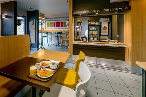 B&B HOTEL Bordeaux Lormont, Breakfast area